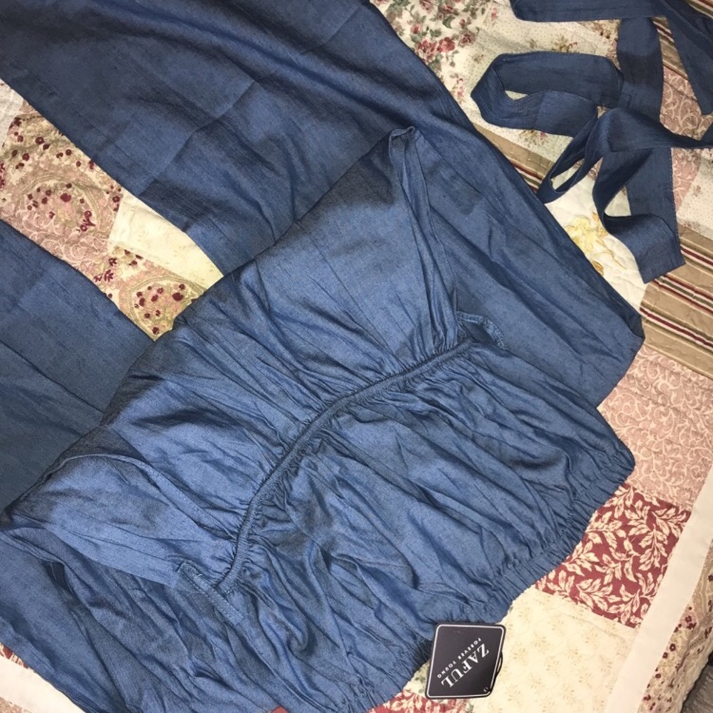 A denim jumpsuit 💙